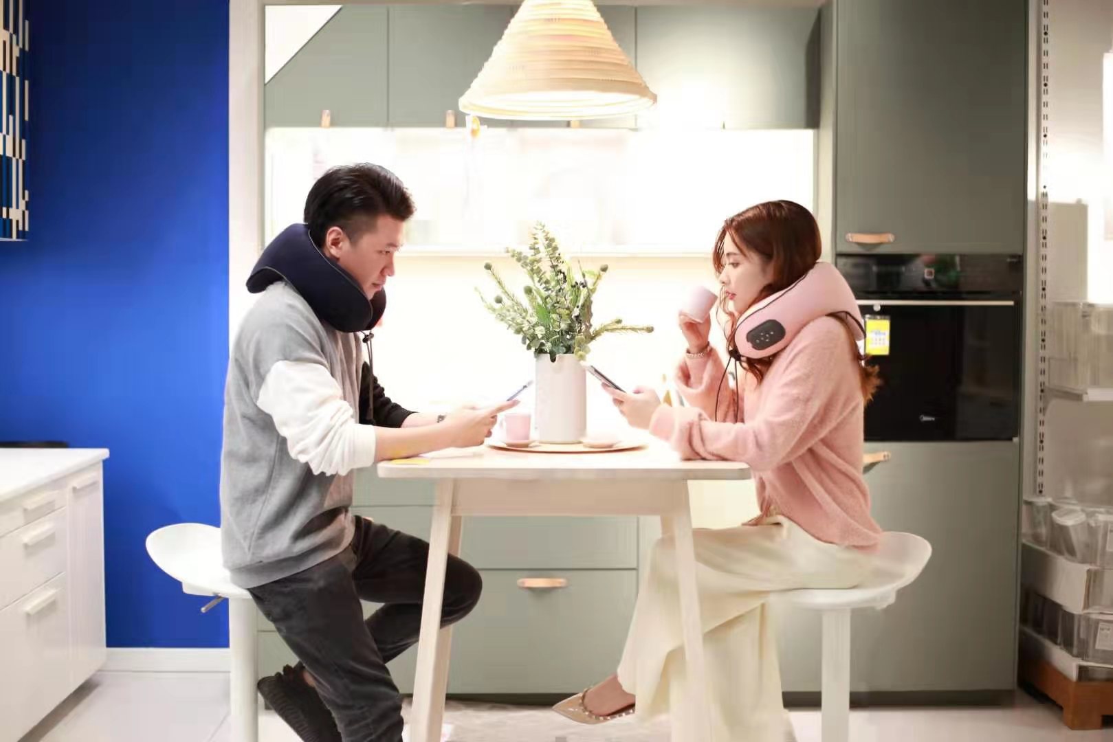 周天律動(dòng)音樂(lè)頸椎按摩儀