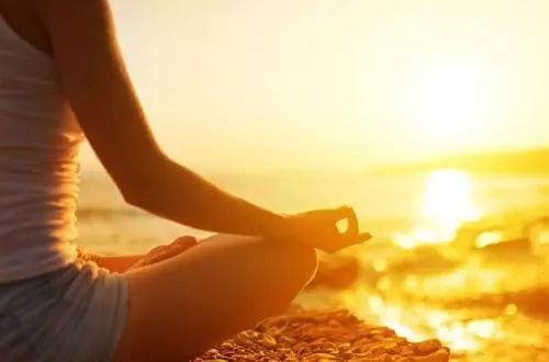 我們?yōu)槭裁匆蜃?？（附打坐要點(diǎn)）